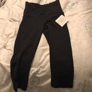Lululemon train times crop size 4 NWT